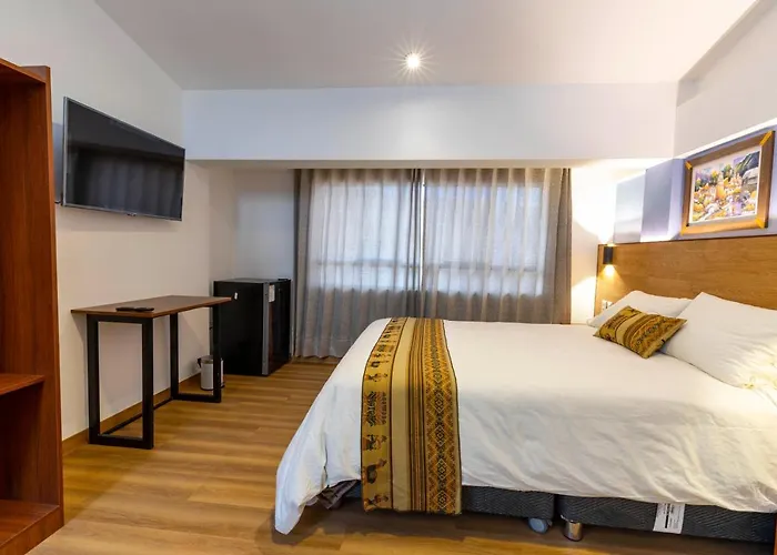 Hotel Pacific *