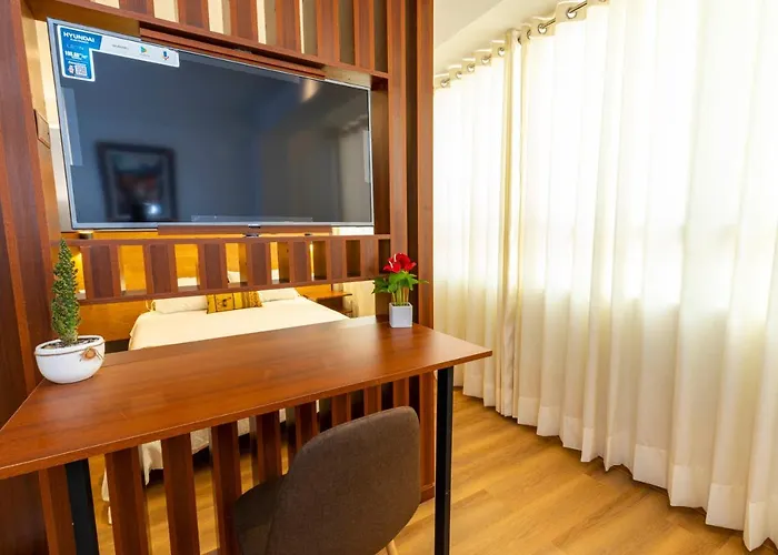 Pacific Hotel *