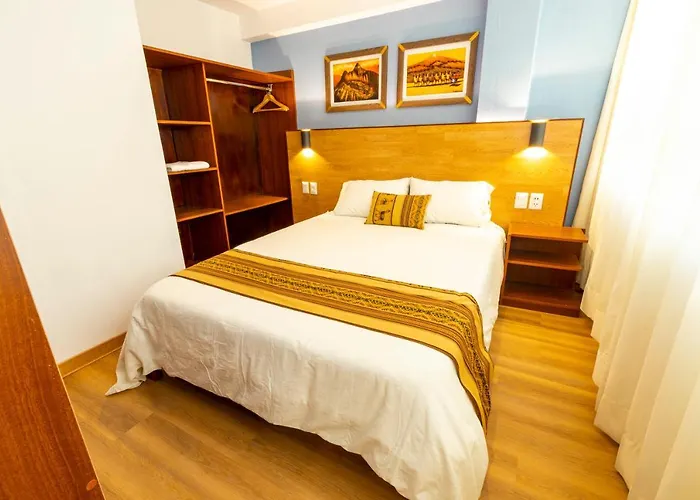 Hotel Pacific *